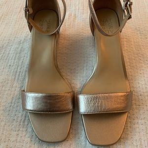 Naturalizer Bronze Metallic Wedge Sandal 9M